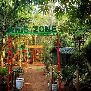 Vintage Garden Villa